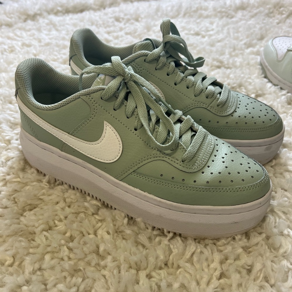 Platform nikes